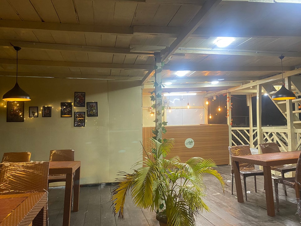 Olive's Floating Cafe
